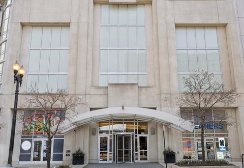 Tiny photo for 125 S Jefferson Street #1305, Chicago, IL 60661 (MLS # 12585445)