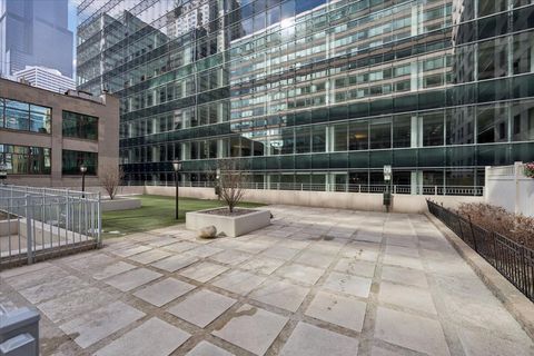 Tiny photo for 125 S Jefferson Street #1305, Chicago, IL 60661 (MLS # 12585445)