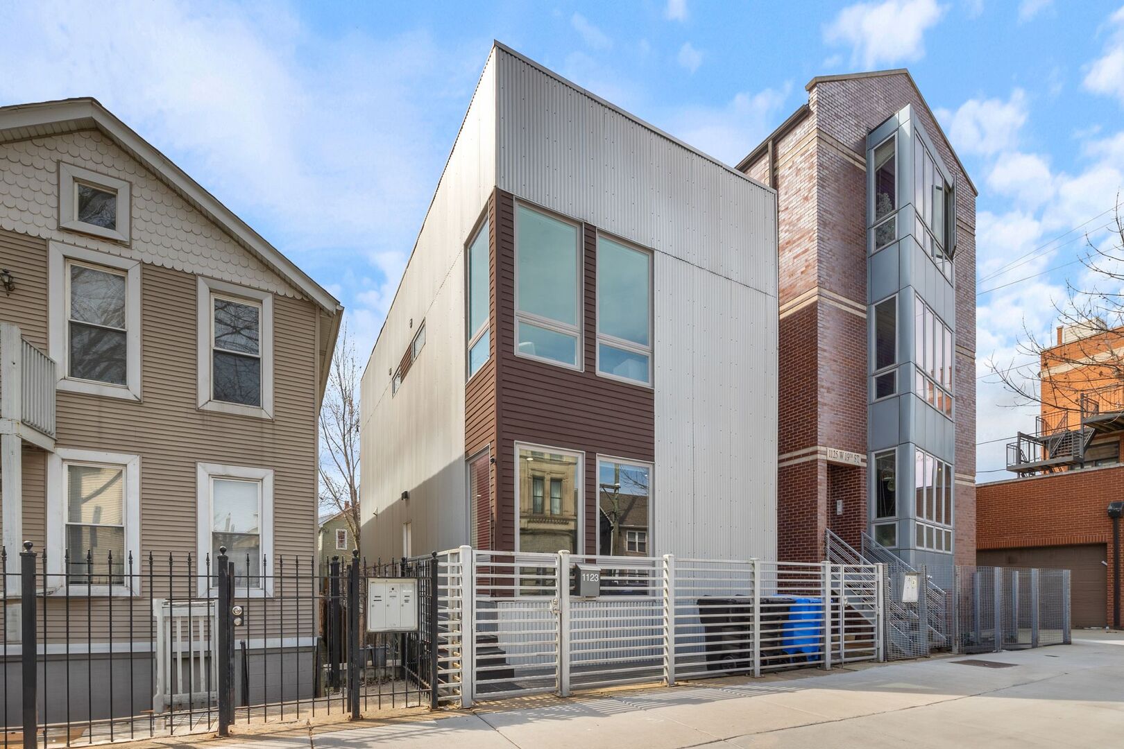 1123 W 19th Street