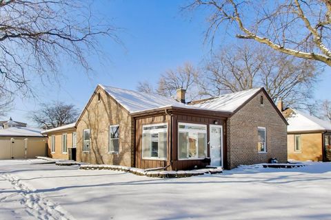 Photo of 4350 Elm Avenue, Lyons, IL 60534 (MLS # 12635915)