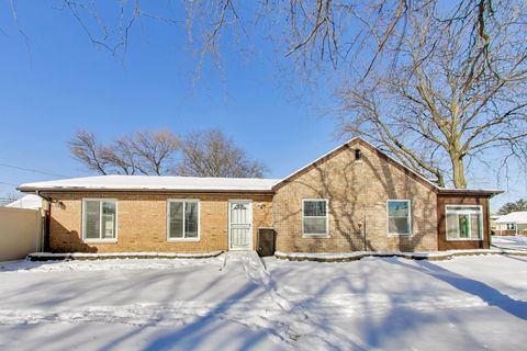 Tiny photo for 4350 Elm Avenue, Lyons, IL 60534 (MLS # 12635915)