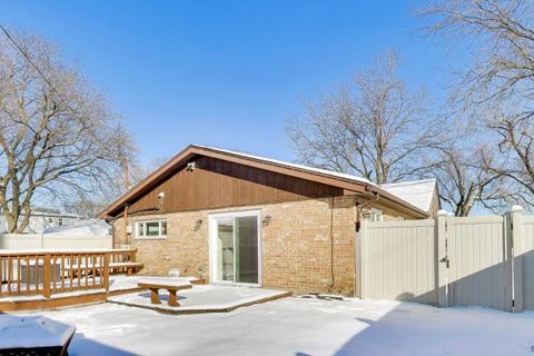 Tiny photo for 4350 Elm Avenue, Lyons, IL 60534 (MLS # 12635915)