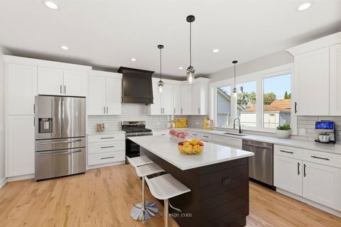 Tiny photo for 9322 S Trumbull Avenue, Evergreen Park, IL 60805 (MLS # 12616483)