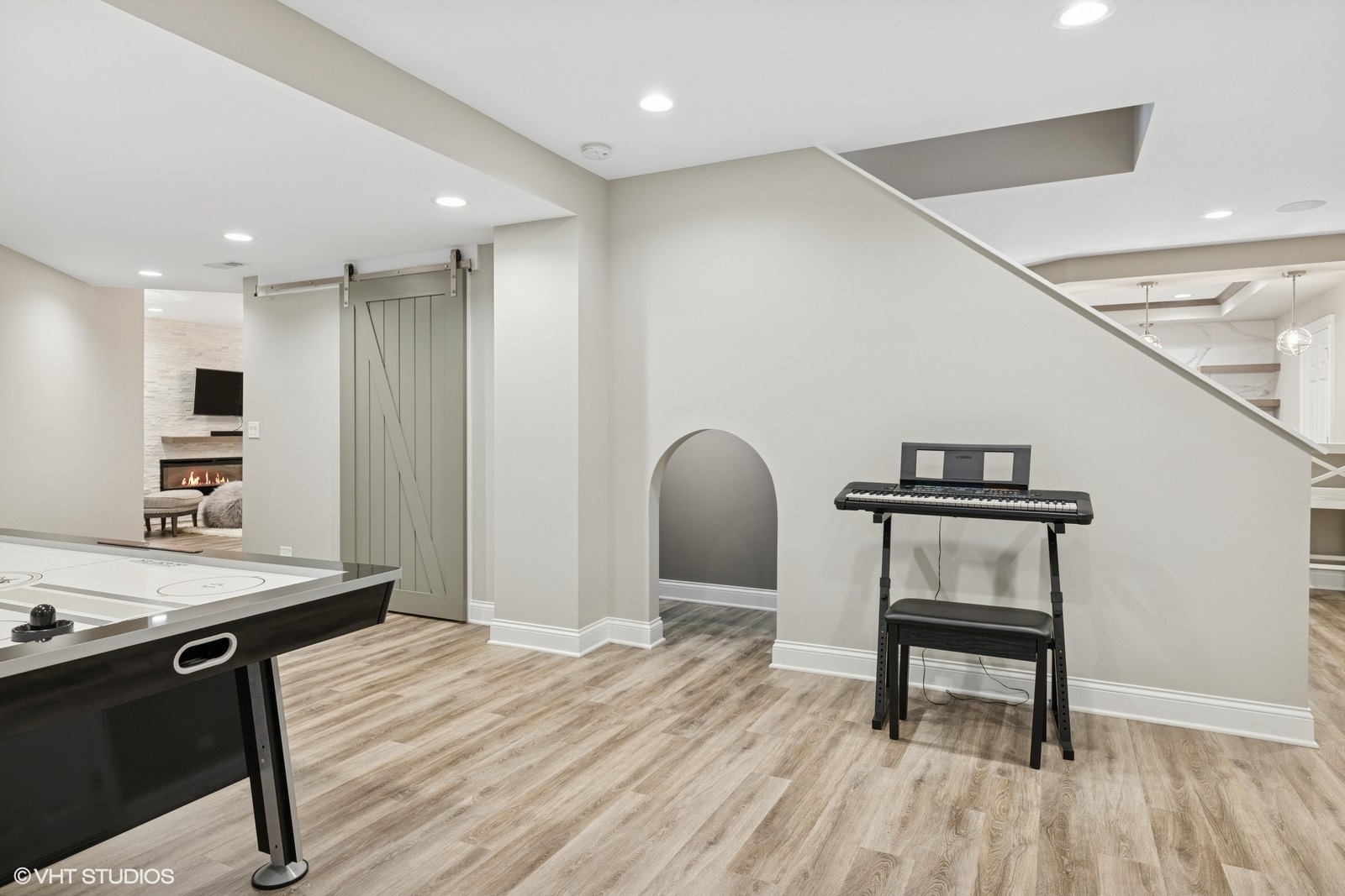 South Barrington, Illinois 60010, United States, 4 Bedrooms Bedrooms, ,6 BathroomsBathrooms,Residential,Active,236877