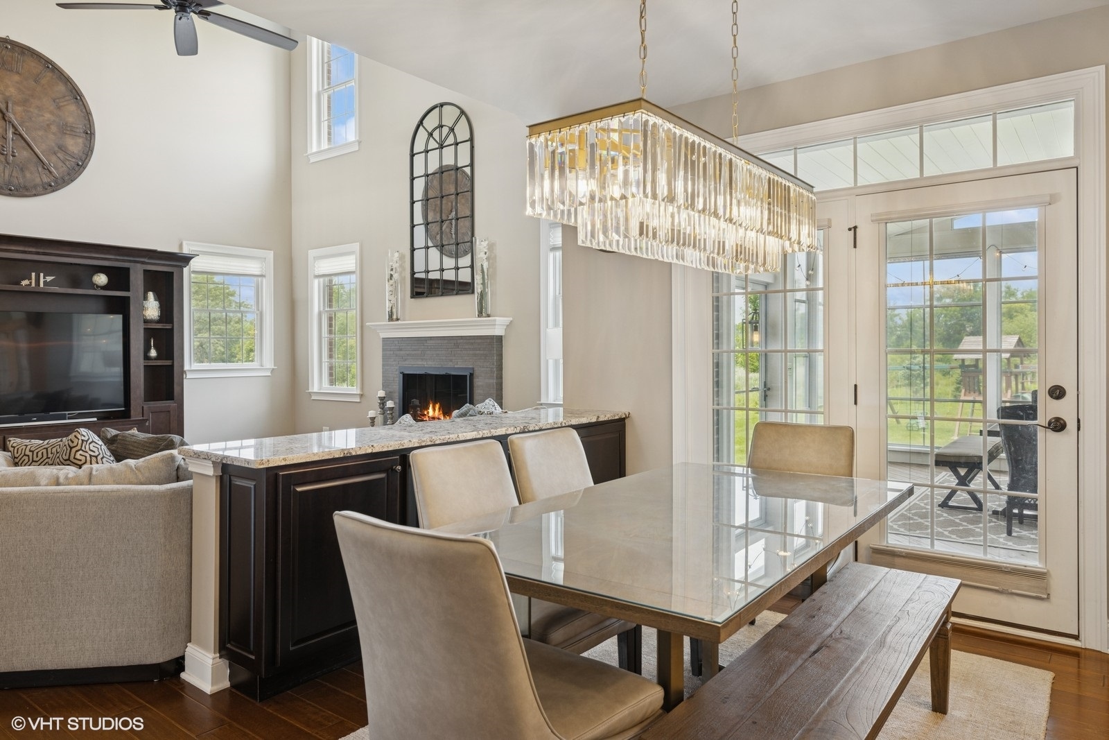 South Barrington, Illinois 60010, United States, 4 Bedrooms Bedrooms, ,6 BathroomsBathrooms,Residential,Active,236877