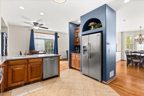 Tiny photo for 16110 Michigan Street, Crest Hill, IL 60403 (MLS # 12585227)