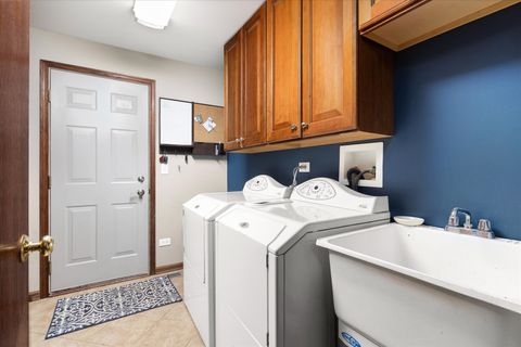 Tiny photo for 16110 Michigan Street, Crest Hill, IL 60403 (MLS # 12585227)