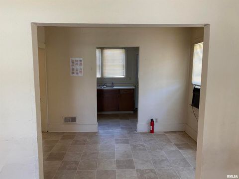 Tiny photo for 403 W CHERRY Street, Carbondale, IL 62901 (MLS # EB445362)