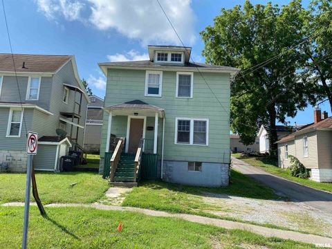 Photo of 403 W CHERRY Street, Carbondale, IL 62901 (MLS # EB445362)