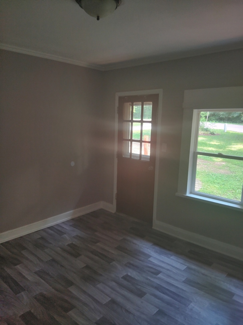 35W710 Woodlawn Avenue