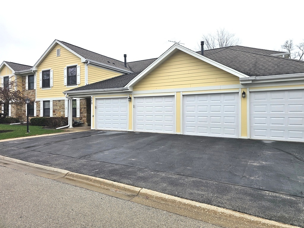 573 GREYSTONE Lane D2