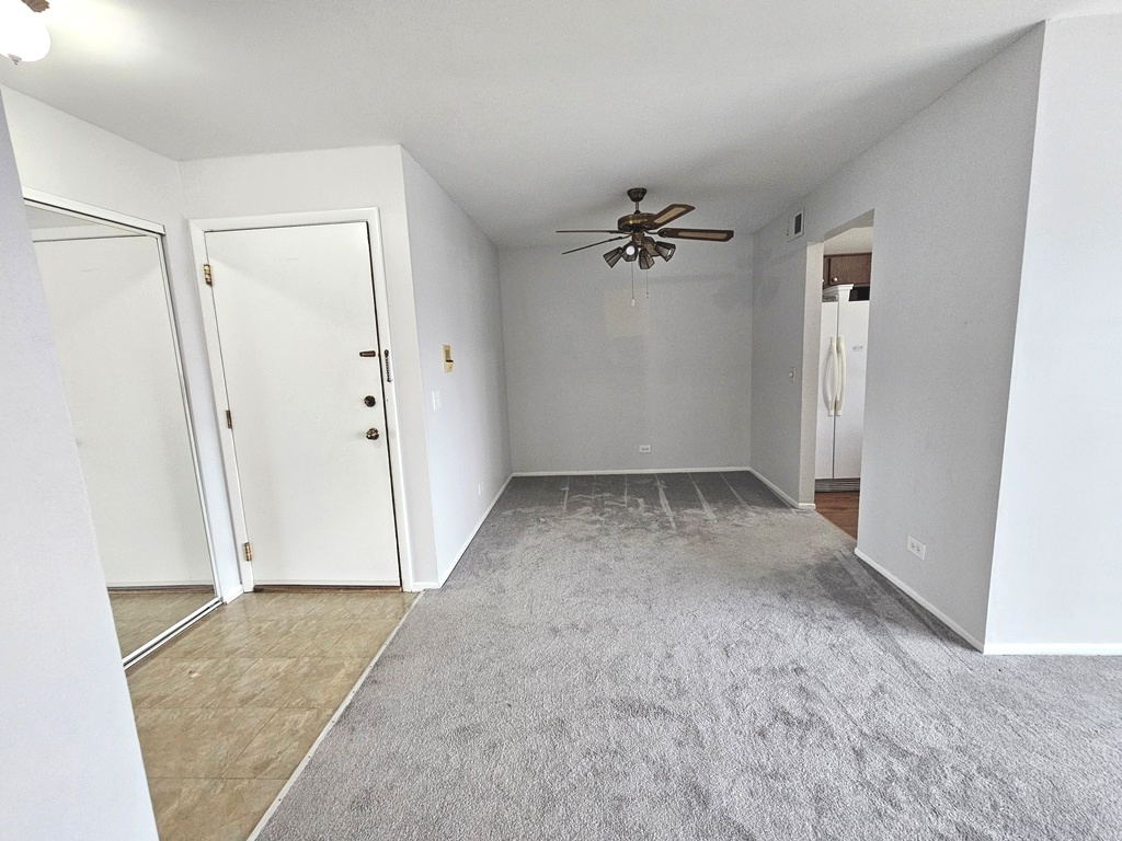 573 GREYSTONE Lane D2