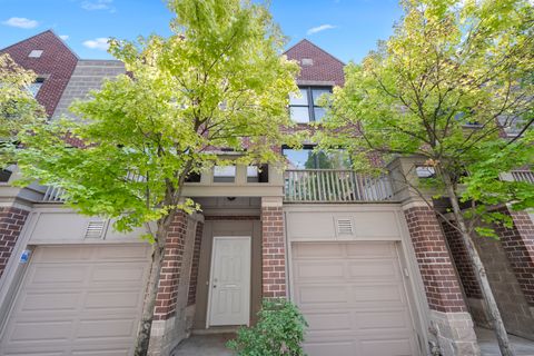 Photo of 2743 N Wayne Avenue #C, Chicago, IL 60614 (MLS # 12453678)