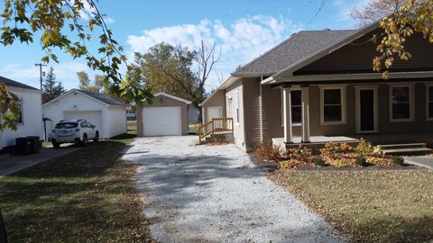 Tiny photo for 618 S Thomas Street, Gilman, IL 60938 (MLS # 12511771)