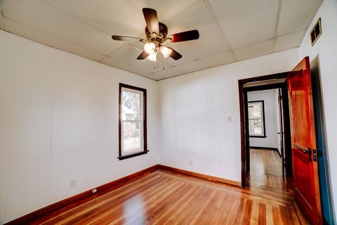 Tiny photo for 618 S Thomas Street, Gilman, IL 60938 (MLS # 12511771)