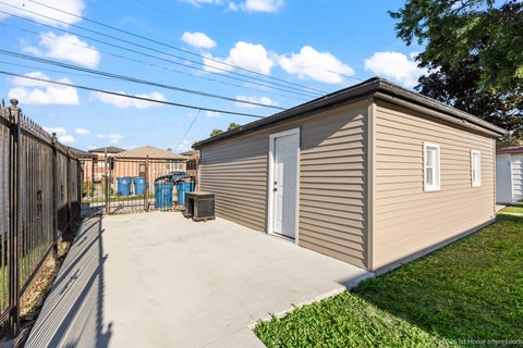 Tiny photo for 12334 S Loomis Street, Calumet Park, IL 60827 (MLS # 12795574)