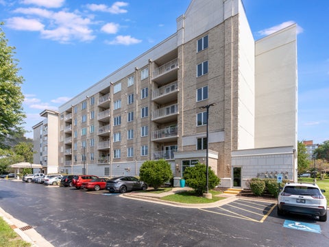 Photo of 2030 Saint Regis Drive #412, Lombard, IL 60148 (MLS # 12750140)