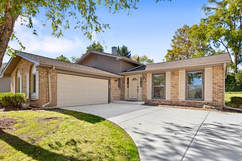 Photo of 7S610 Lynn Drive, Naperville, IL 60540 (MLS # 12503703)