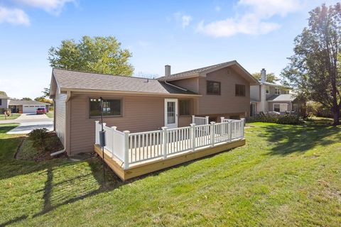 Tiny photo for 7S610 Lynn Drive, Naperville, IL 60540 (MLS # 12503703)