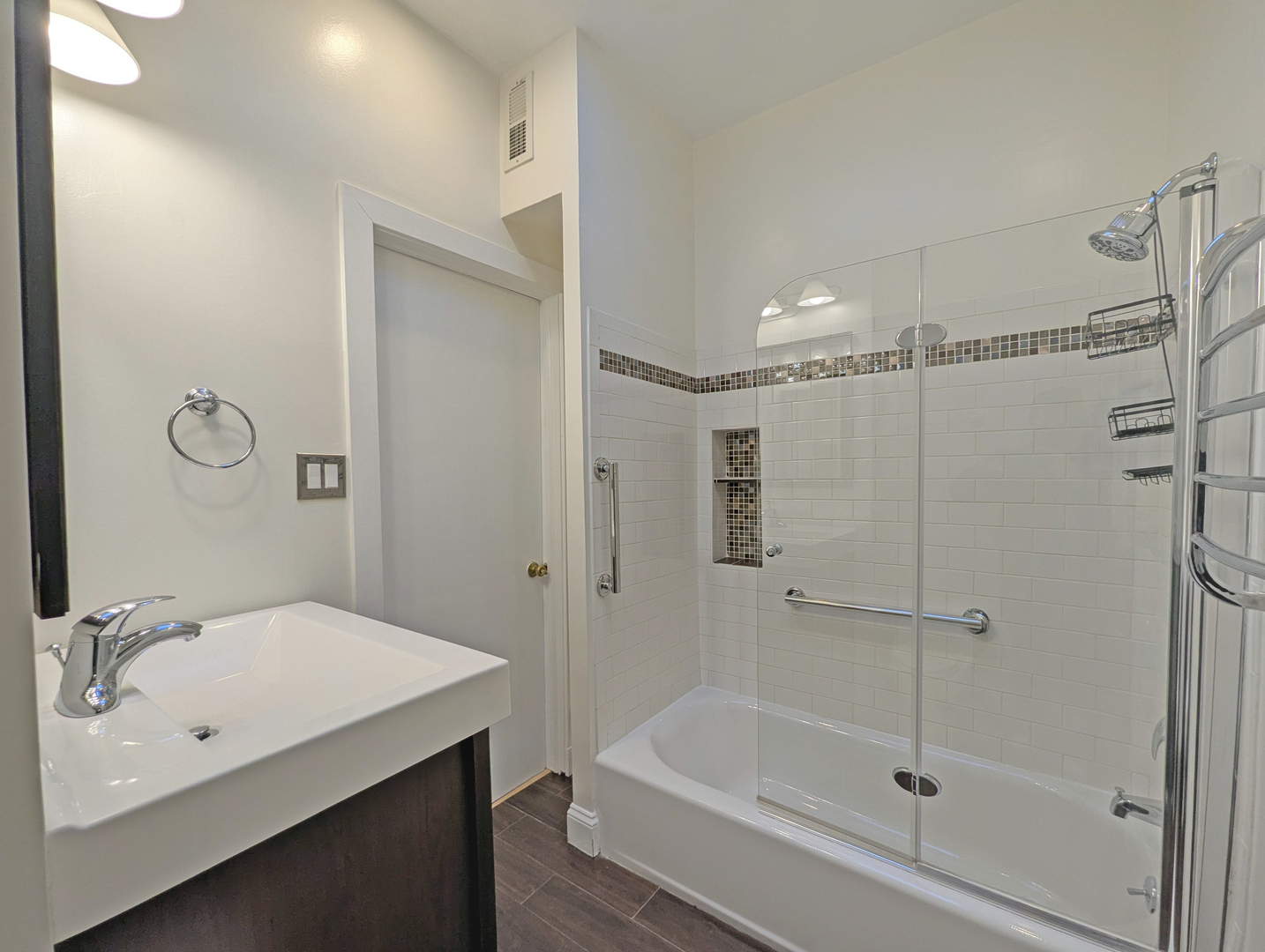 Chicago, Illinois, 60615, United States, 4 Bedrooms Bedrooms, ,4 BathroomsBathrooms,Residential,Active,2017077