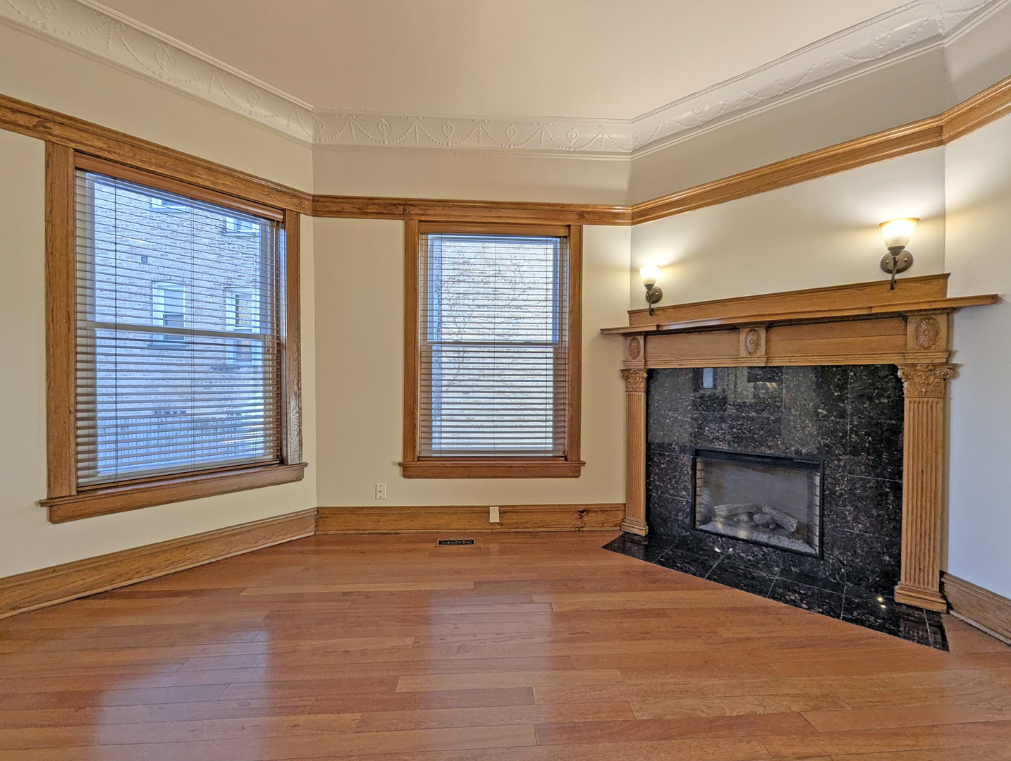 Chicago, Illinois, 60615, United States, 4 Bedrooms Bedrooms, ,4 BathroomsBathrooms,Residential,Active,2017077
