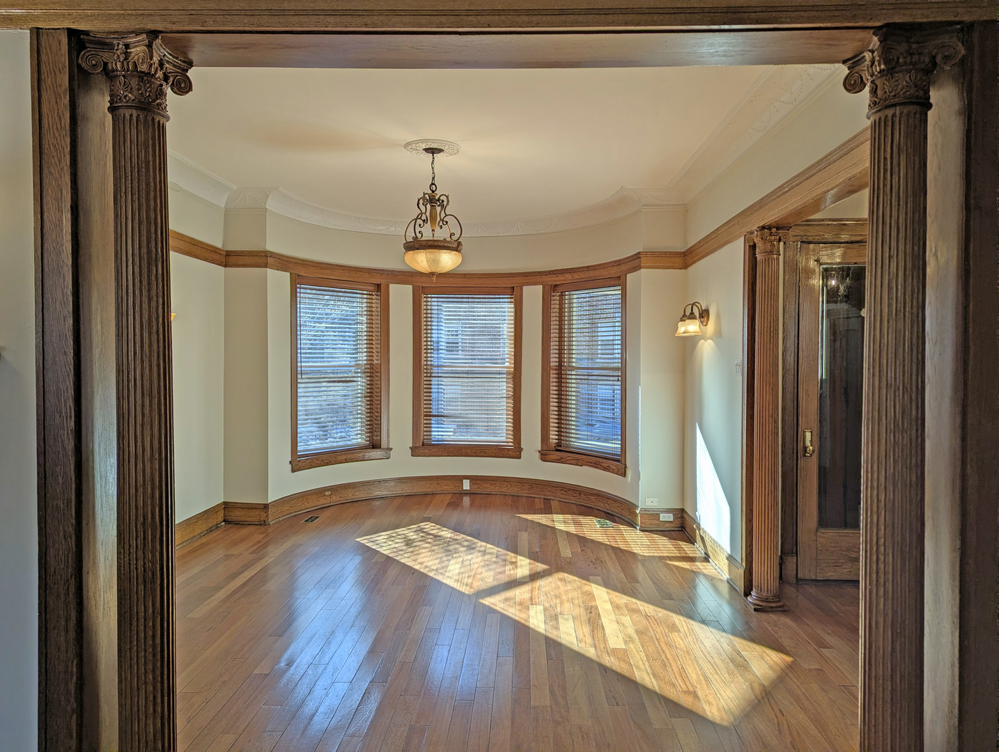 Chicago, Illinois, 60615, United States, 4 Bedrooms Bedrooms, ,4 BathroomsBathrooms,Residential,Active,2017077