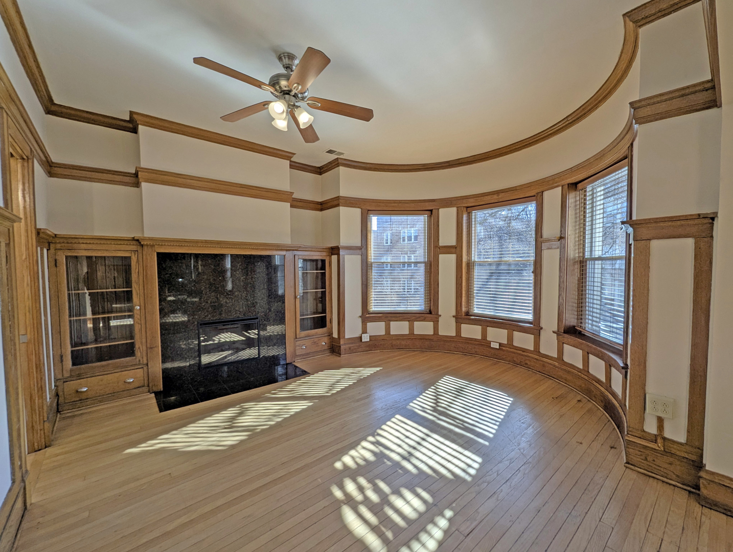 Chicago, Illinois, 60615, United States, 4 Bedrooms Bedrooms, ,4 BathroomsBathrooms,Residential,Active,2017077