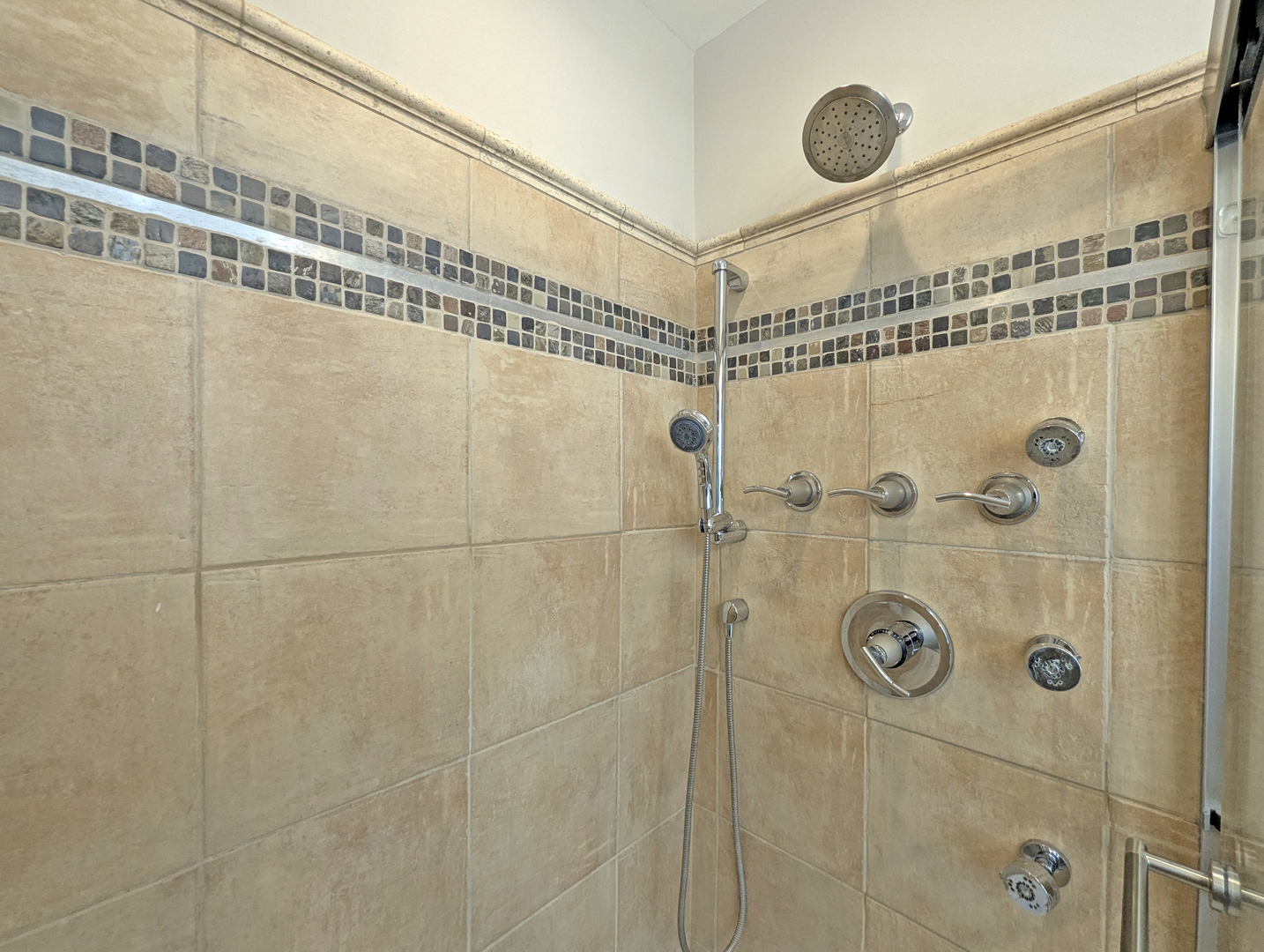 Chicago, Illinois, 60615, United States, 4 Bedrooms Bedrooms, ,4 BathroomsBathrooms,Residential,Active,2017077