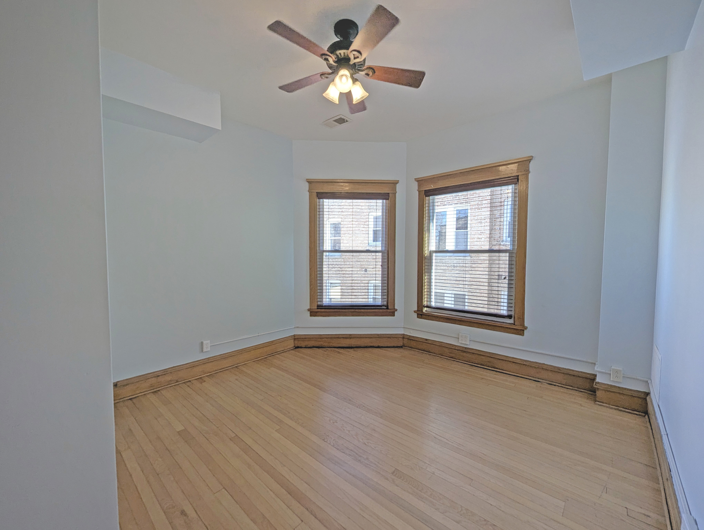 Chicago, Illinois, 60615, United States, 4 Bedrooms Bedrooms, ,4 BathroomsBathrooms,Residential,Active,2017077
