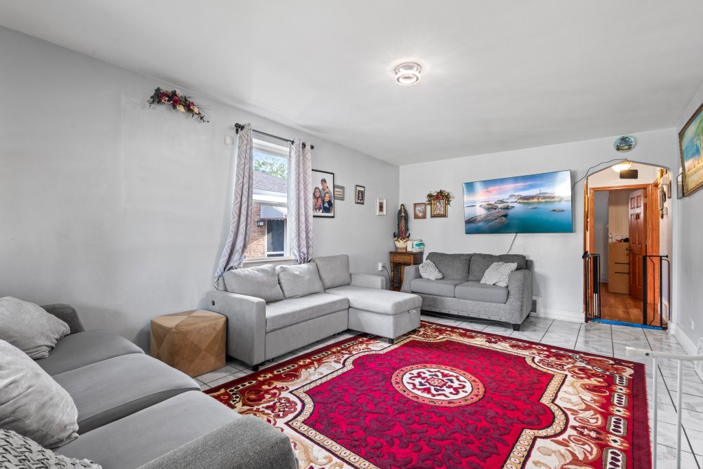 3038 Sarah Street