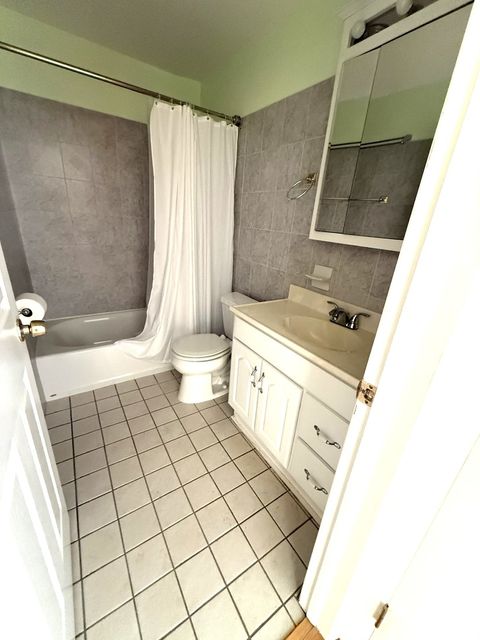 Tiny photo for 10373 Dearlove Road #D, Glenview, IL 60025 (MLS # 12686826)