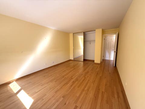 Tiny photo for 10373 Dearlove Road #D, Glenview, IL 60025 (MLS # 12686826)