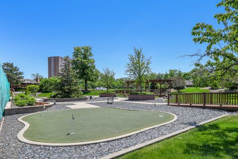 Tiny photo for 1409 Burr Oak Road #414A, Hinsdale, IL 60521 (MLS # 12414085)