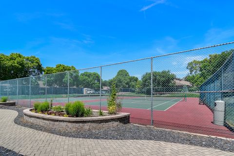 Tiny photo for 1409 Burr Oak Road #414A, Hinsdale, IL 60521 (MLS # 12414085)