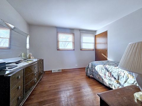 Tiny photo for 357 N PIONEER Drive, Addison, IL 60101 (MLS # 12604502)