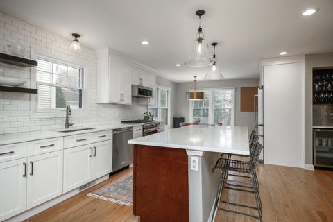 Tiny photo for 709 Pleasant Avenue, Glen Ellyn, IL 60137 (MLS # 12527857)