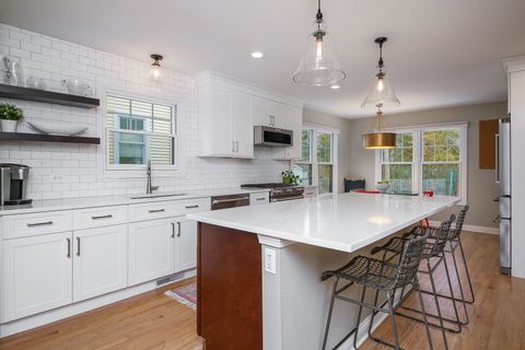 Tiny photo for 709 Pleasant Avenue, Glen Ellyn, IL 60137 (MLS # 12527857)