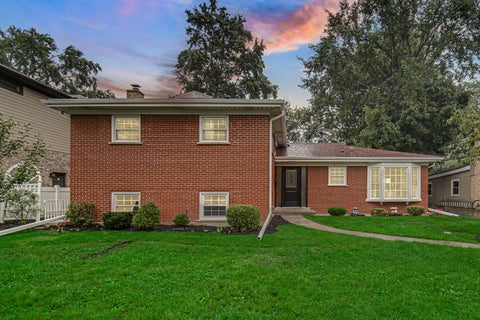 Photo of 232 Kilpatrick Avenue, Wilmette, IL 60091 (MLS # 12740846)