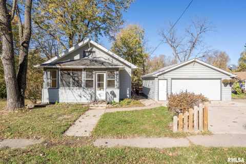 Photo of 313 N 20TH Street, East Moline, IL 61244 (MLS # QC4269077)