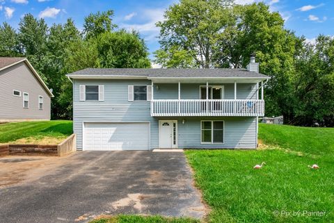 Photo of 1233 LAKEWOOD Drive, Lake Holiday, IL 60552 (MLS # 12505012)