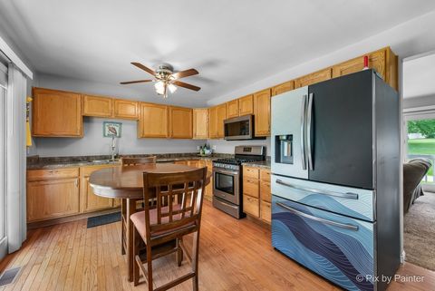 Tiny photo for 1233 LAKEWOOD Drive, Lake Holiday, IL 60552 (MLS # 12505012)