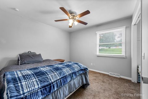 Tiny photo for 1233 LAKEWOOD Drive, Lake Holiday, IL 60552 (MLS # 12505012)