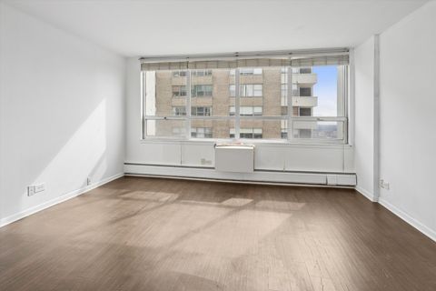 Tiny photo for 6171 N Sheridan Road #2104, Chicago, IL 60660 (MLS # 12603031)