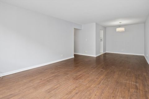 Tiny photo for 6171 N Sheridan Road #2104, Chicago, IL 60660 (MLS # 12603031)