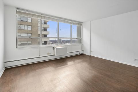 Tiny photo for 6171 N Sheridan Road #2104, Chicago, IL 60660 (MLS # 12603031)
