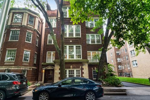 Photo of 1226 E Madison Park #1, Chicago, IL 60615 (MLS # 12625810)