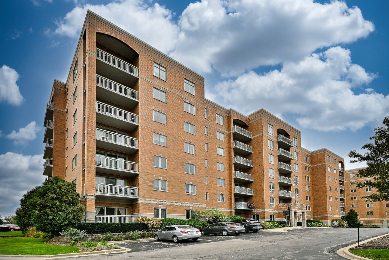 6807 N Milwaukee Avenue 302