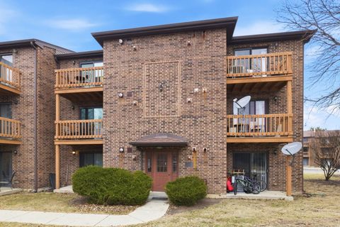 Photo of 2238 Abbeywood Drive #F, Lisle, IL 60532 (MLS # 12539975)