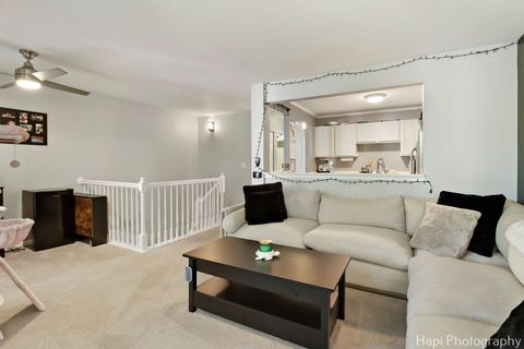 Tiny photo for 337 W Treehouse Lane #11-2, Round Lake, IL 60073 (MLS # 12509985)