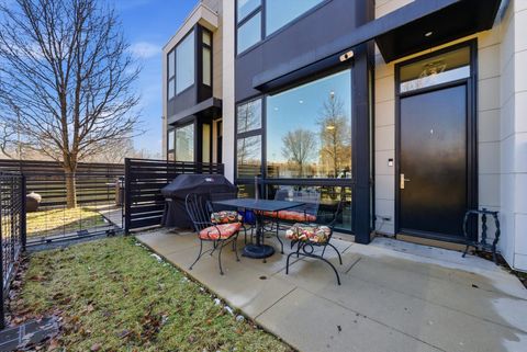 Tiny photo for 437 W Hobbie Street, Chicago, IL 60610 (MLS # 12601840)